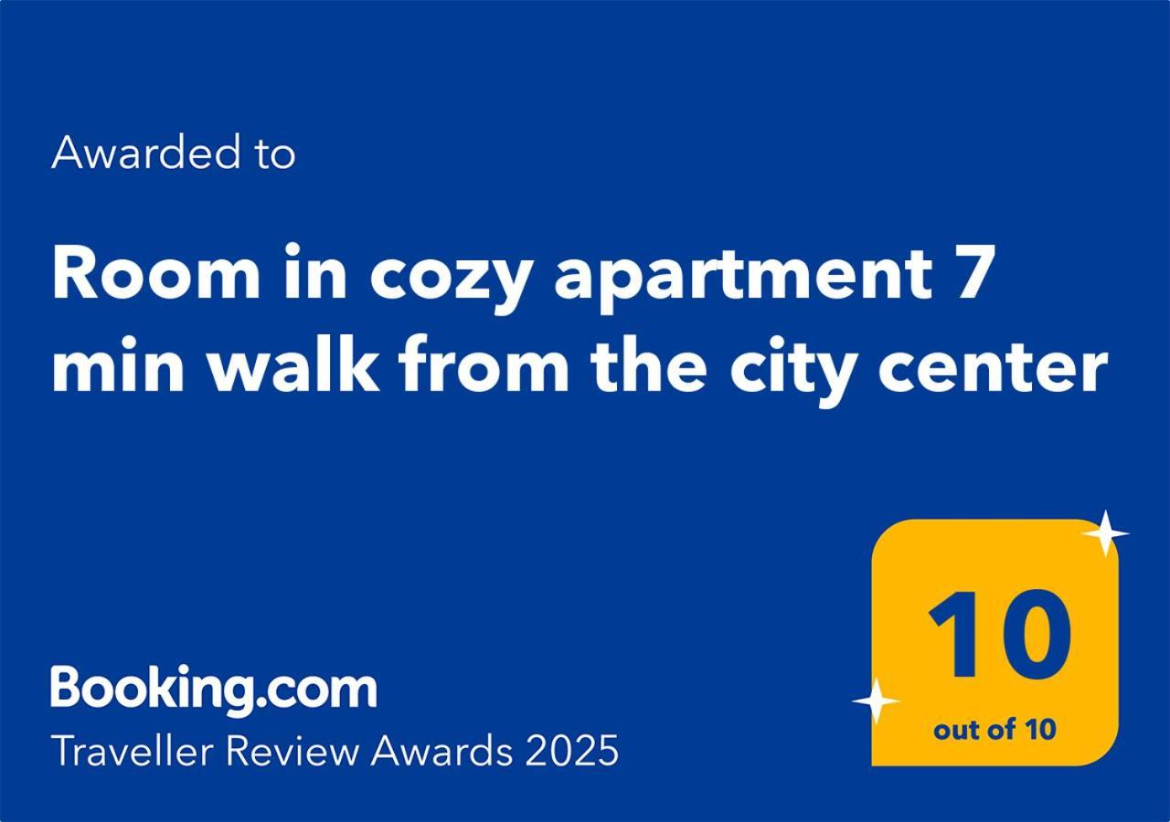 Room In Cozy Apartment 7 Min Walk From The City Center ทรอมโซ ภายนอก รูปภาพ